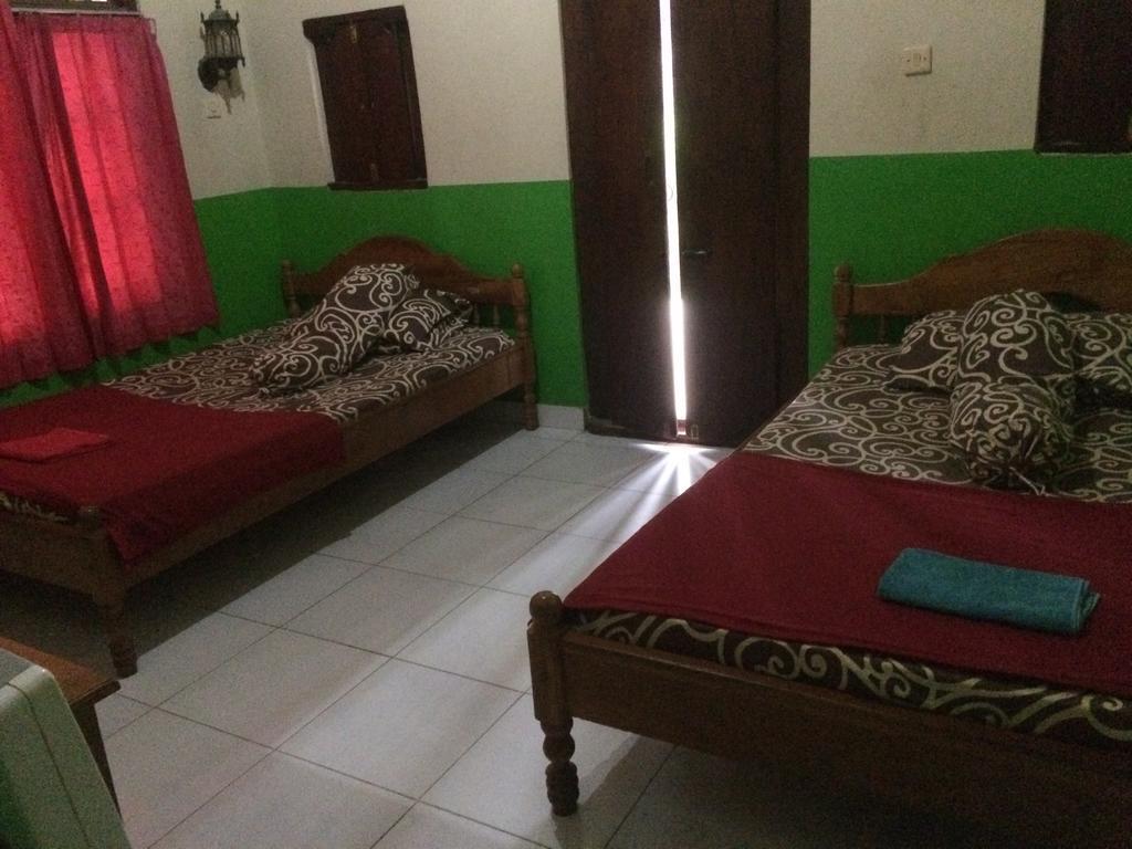 Ray Homestay Batununggul Екстер'єр фото