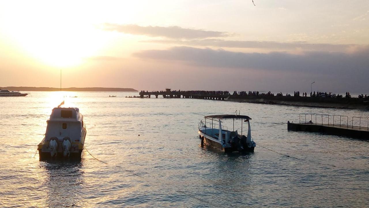 Ray Homestay Batununggul Екстер'єр фото